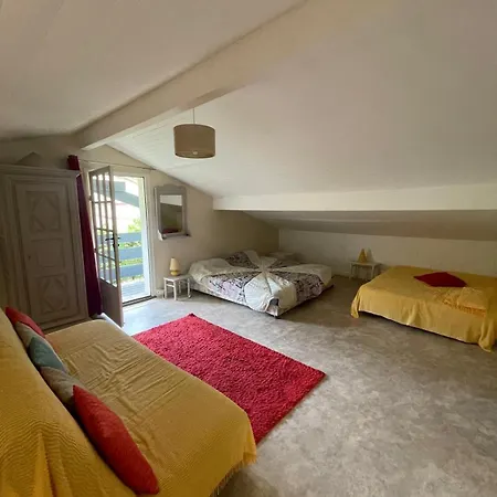Holiday home Grande Maison De Avec Jardin *